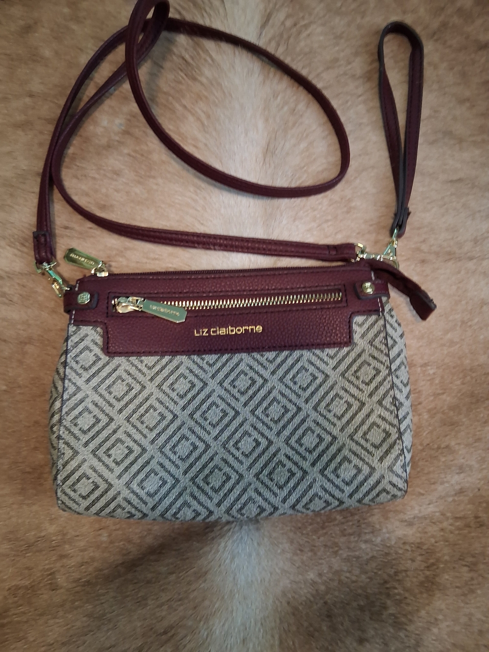 Liz Claiborne Maroon Crossbody Bag with Geometric Pattern